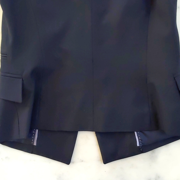 NWT. The Limited Fully lined sleeveless blazer vest with real pockets. - Picture 8 of 8